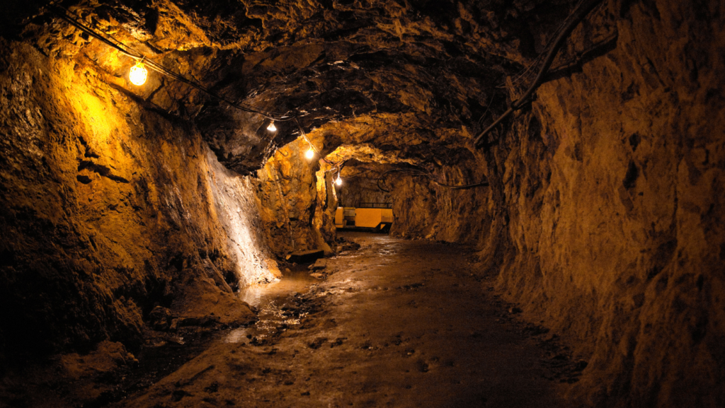 gold mining in Africa