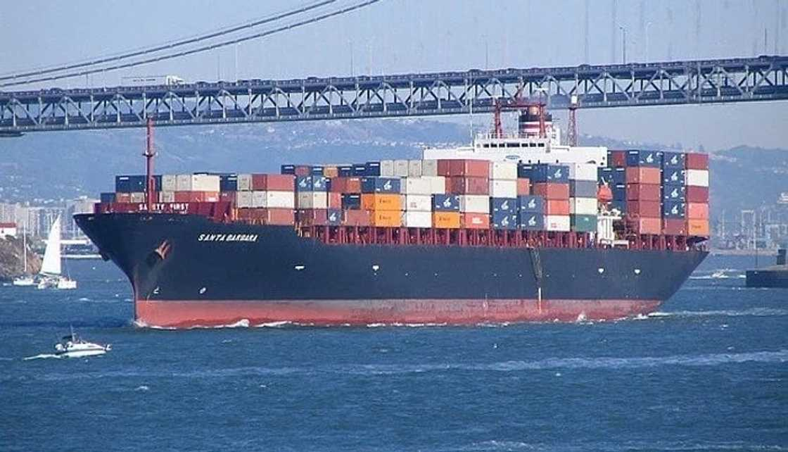 Gold shipping and logistics 